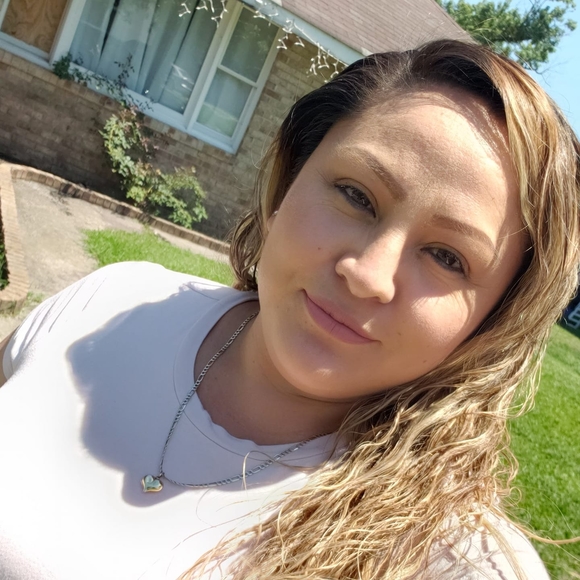 Meet your Posher, Mari - Picture 1 of 1